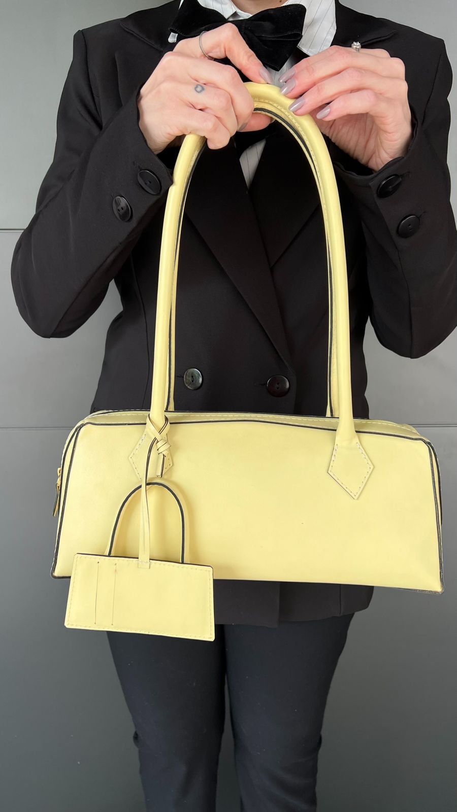 Bolsa Lívia