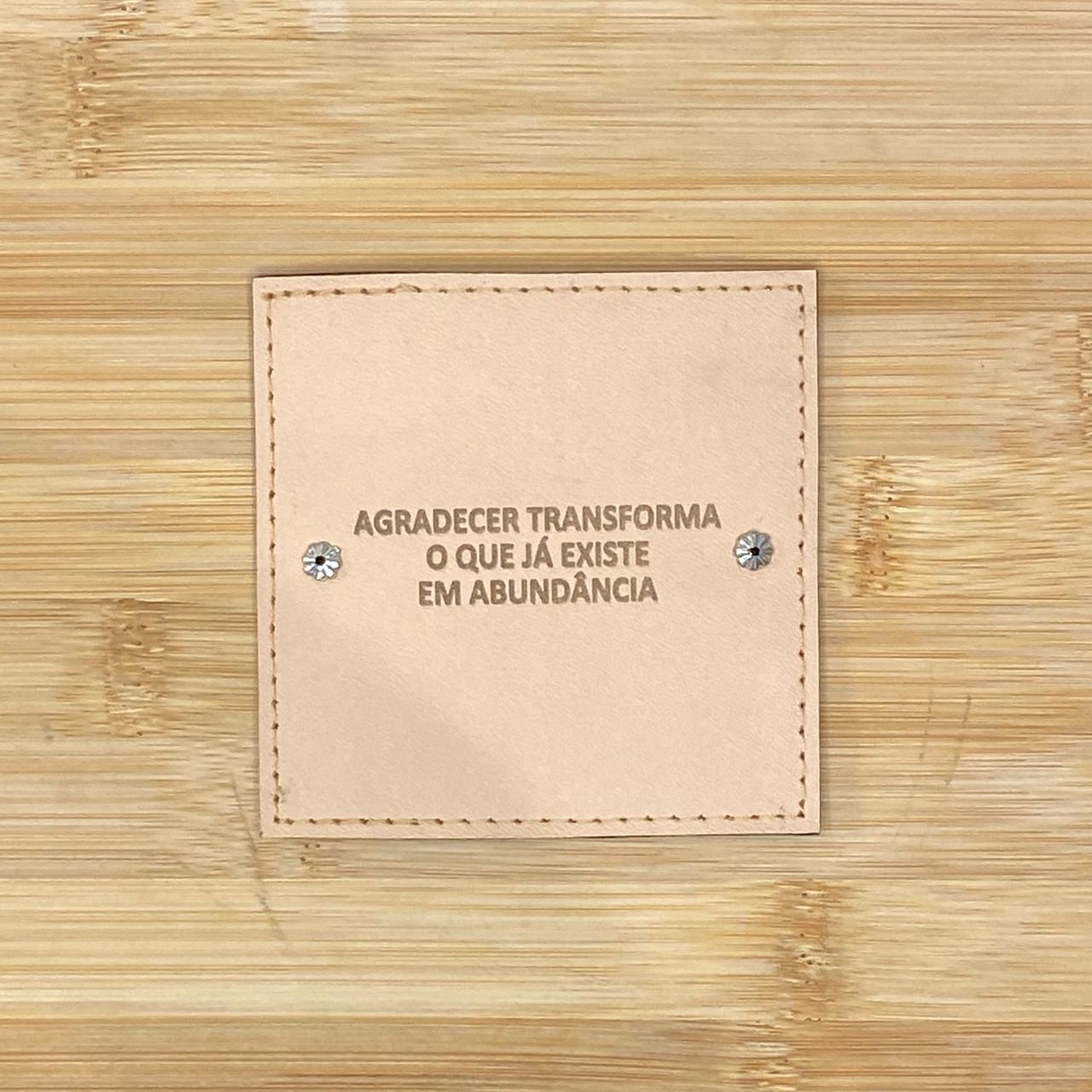 PLACA EM COURO | QUADRADO M