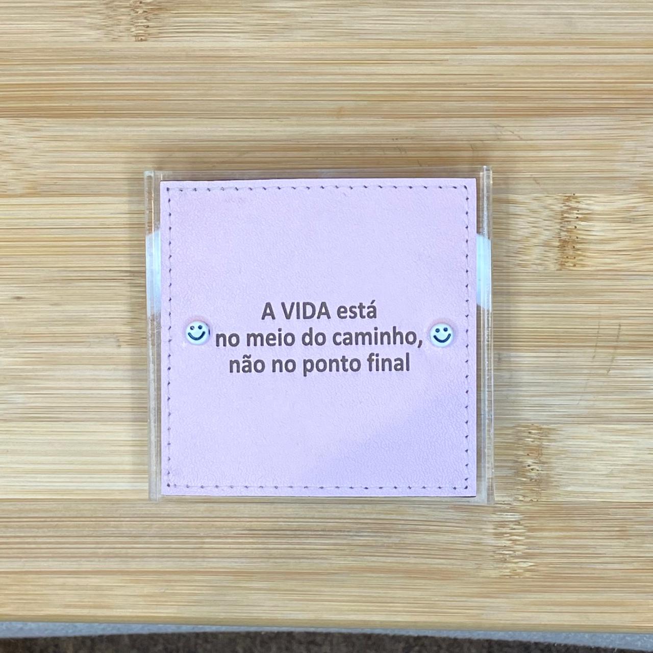 PLACA EM COURO | QUADRADO M