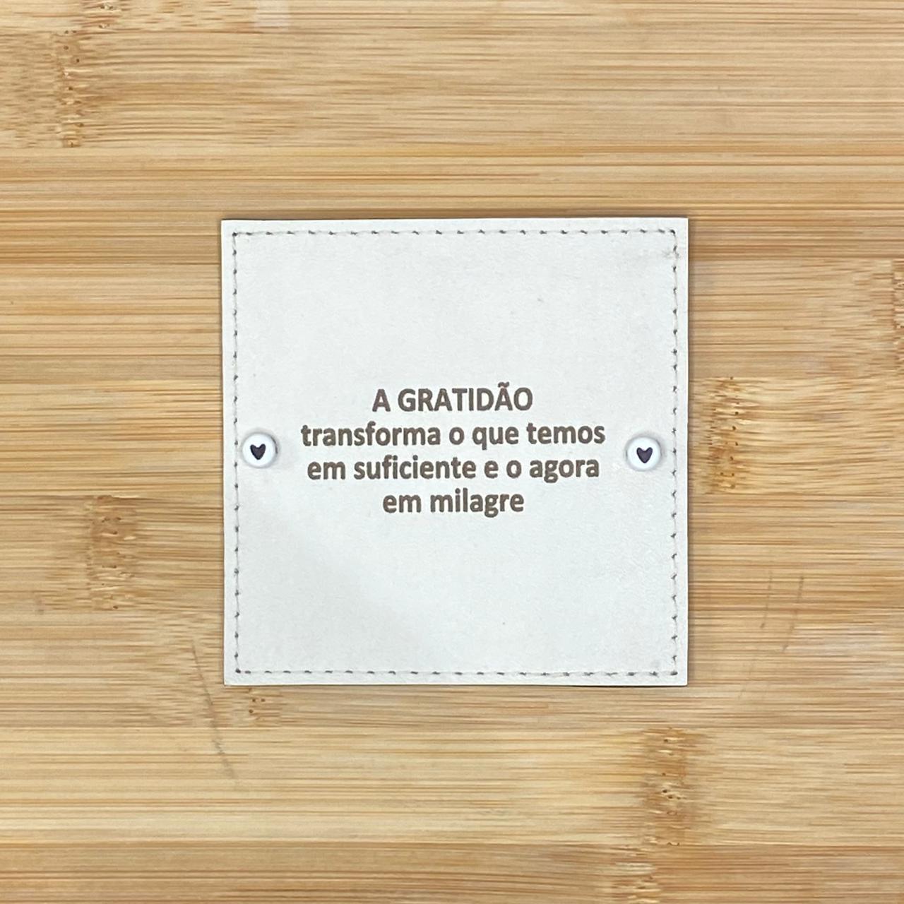 PLACA EM COURO | QUADRADO M