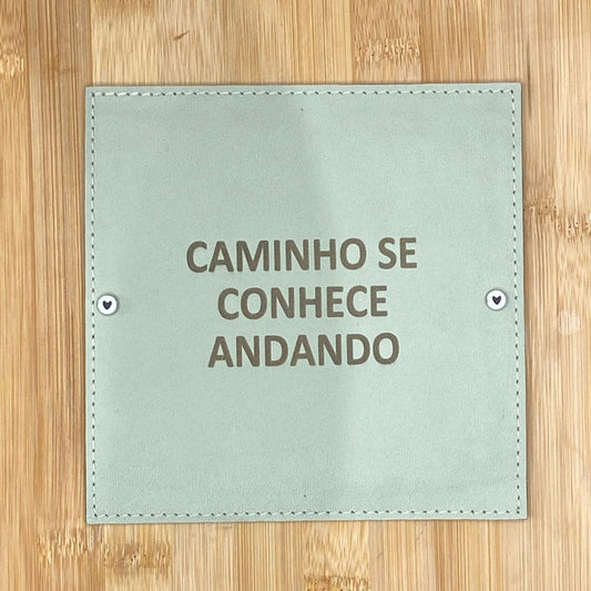 PLACA EM COURO | QUADRADO G